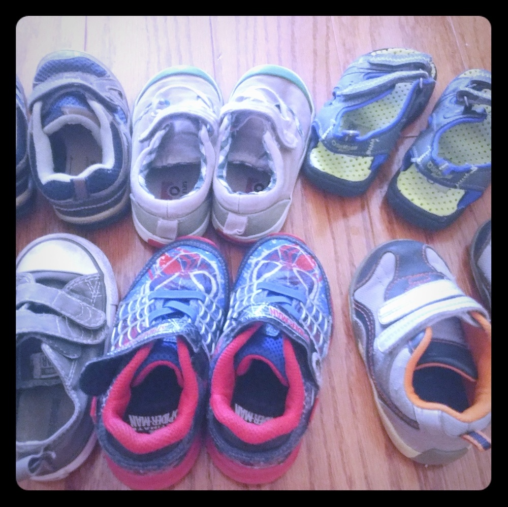 Boy toddler shoes size5 and 6.